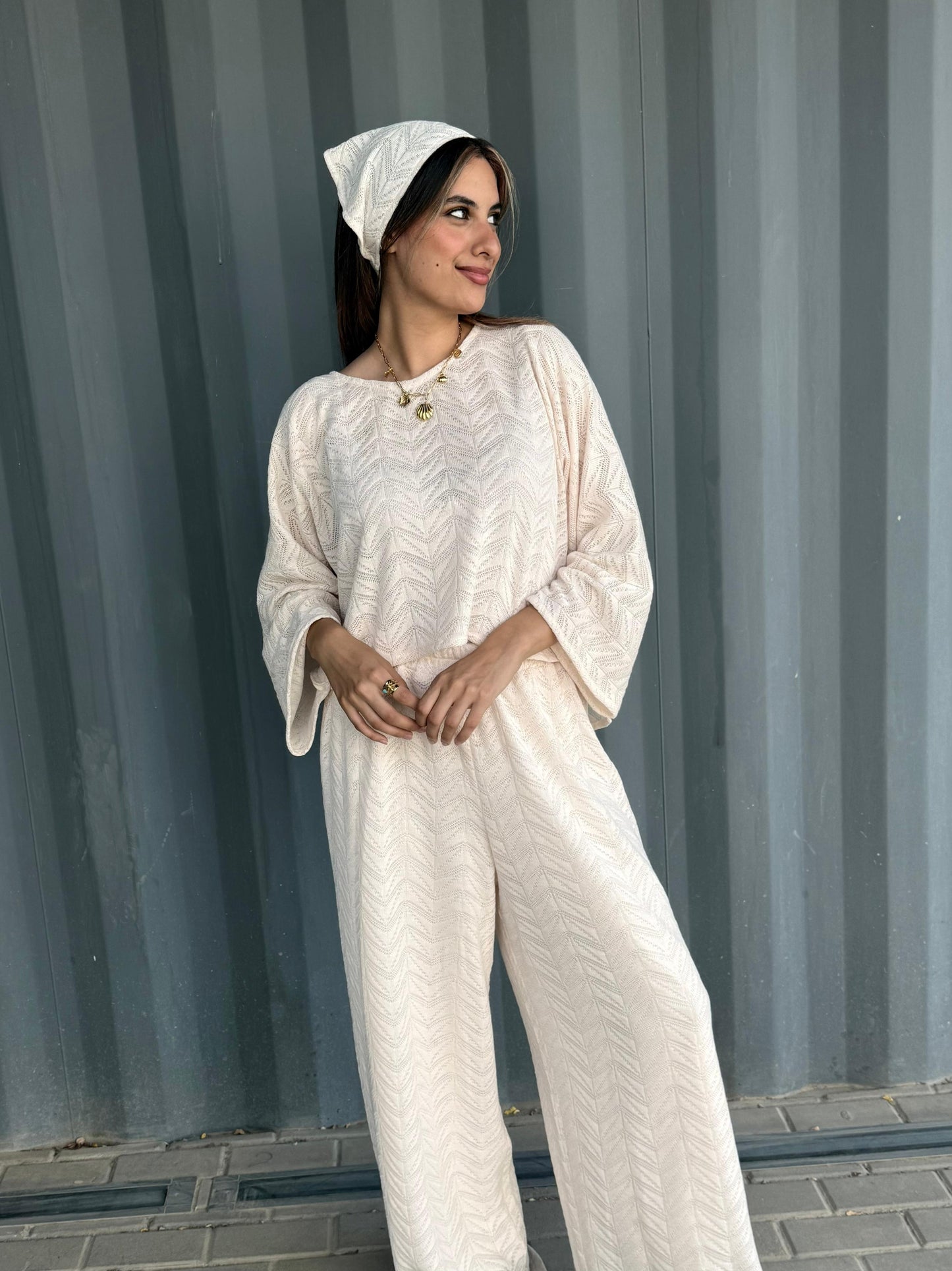 ivory wave set in off-white