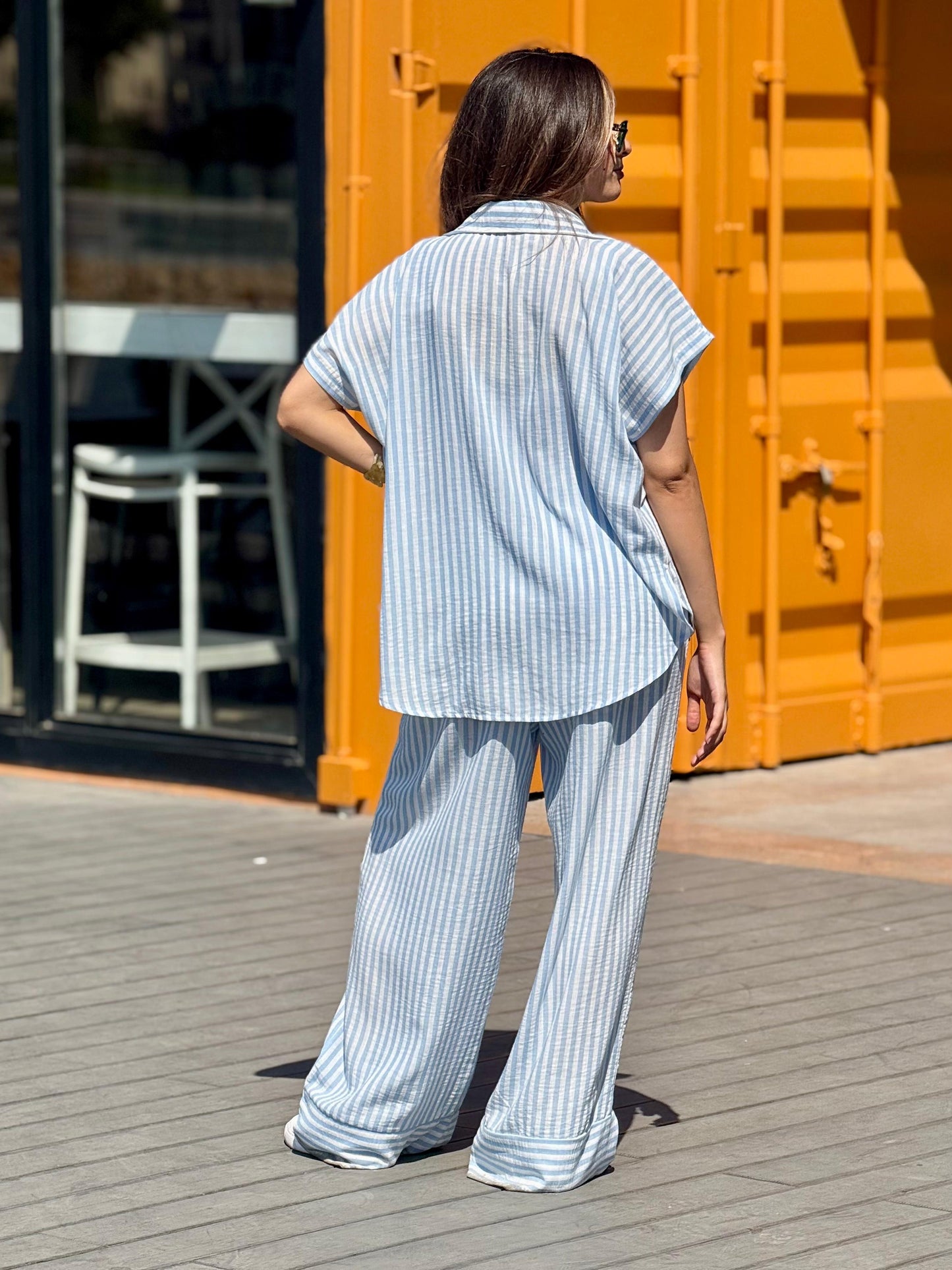 half-sleeves set in baby-blue