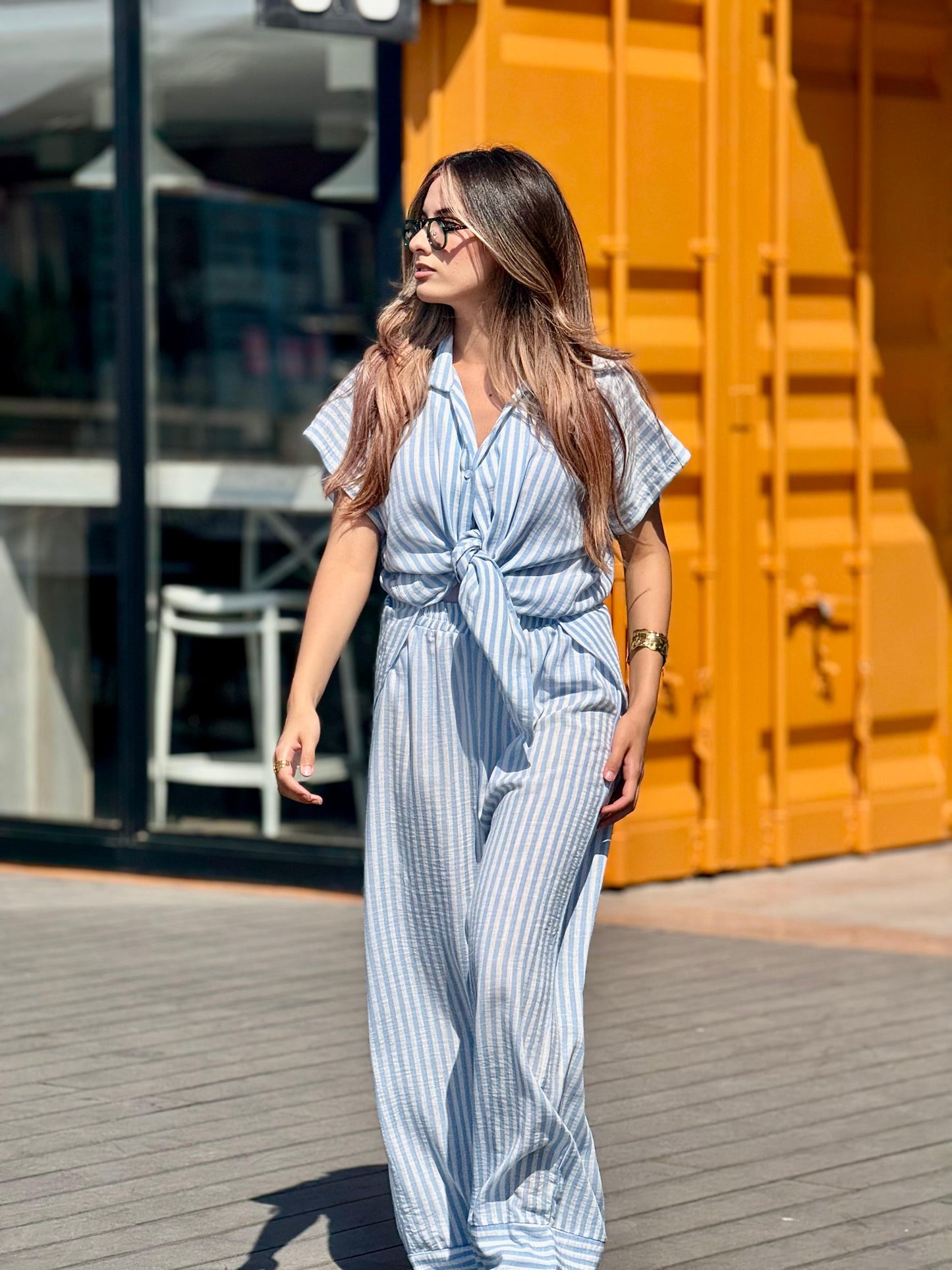 half-sleeves set in baby-blue