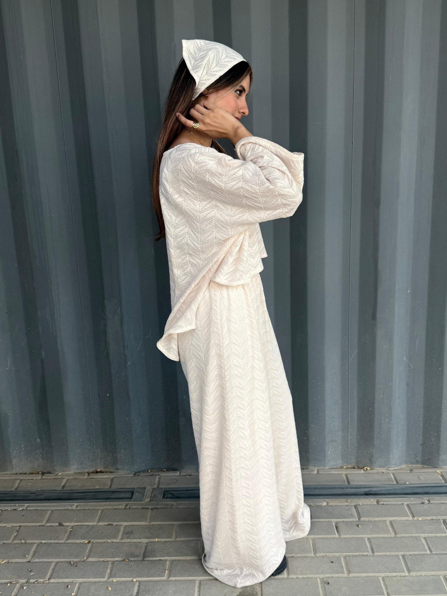 ivory wave set in off-white