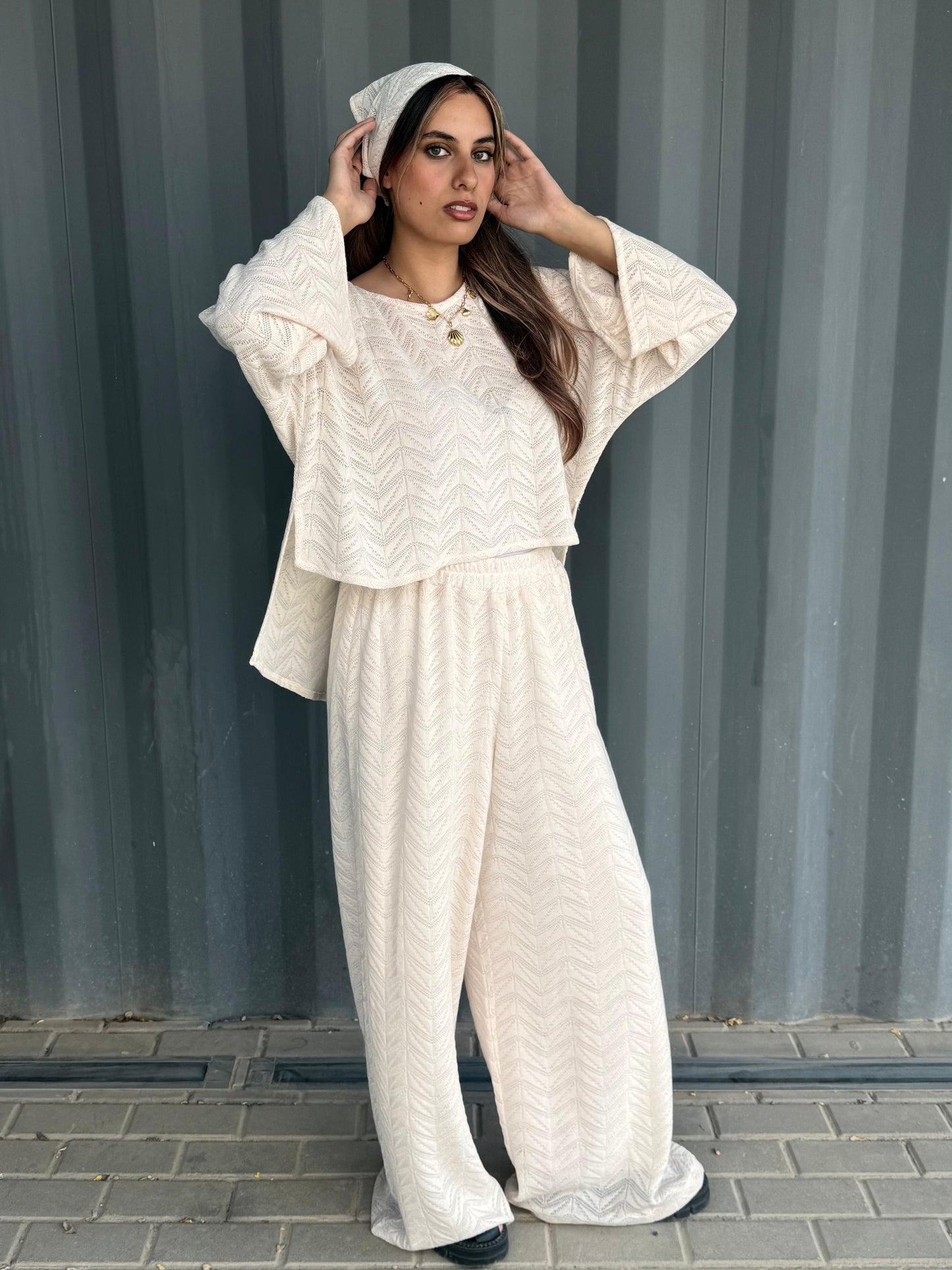 ivory wave set in off-white
