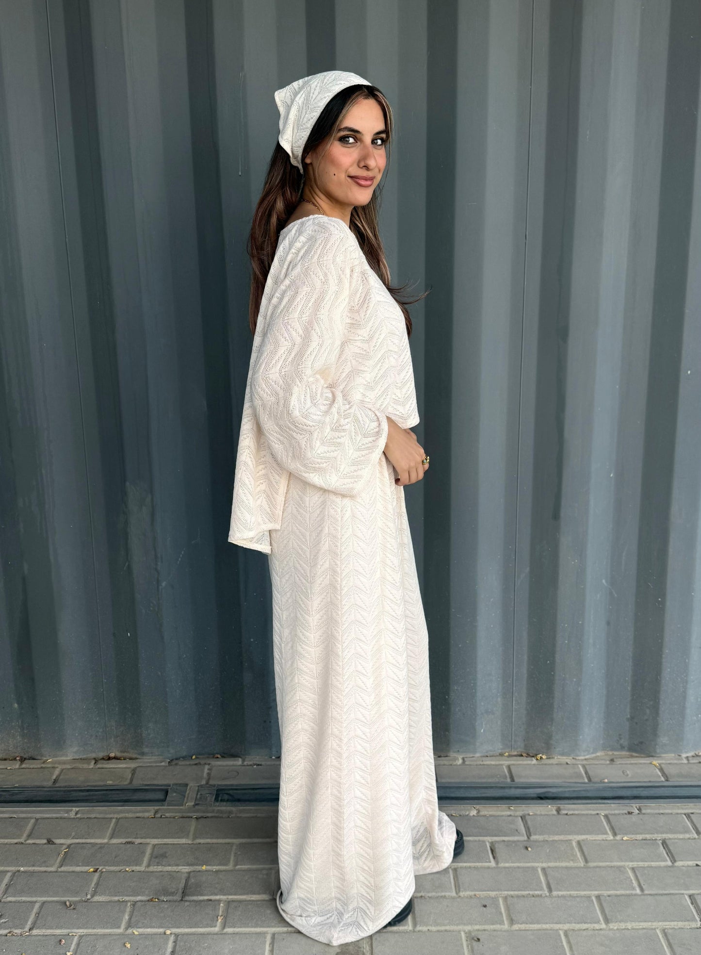 ivory wave set in off-white