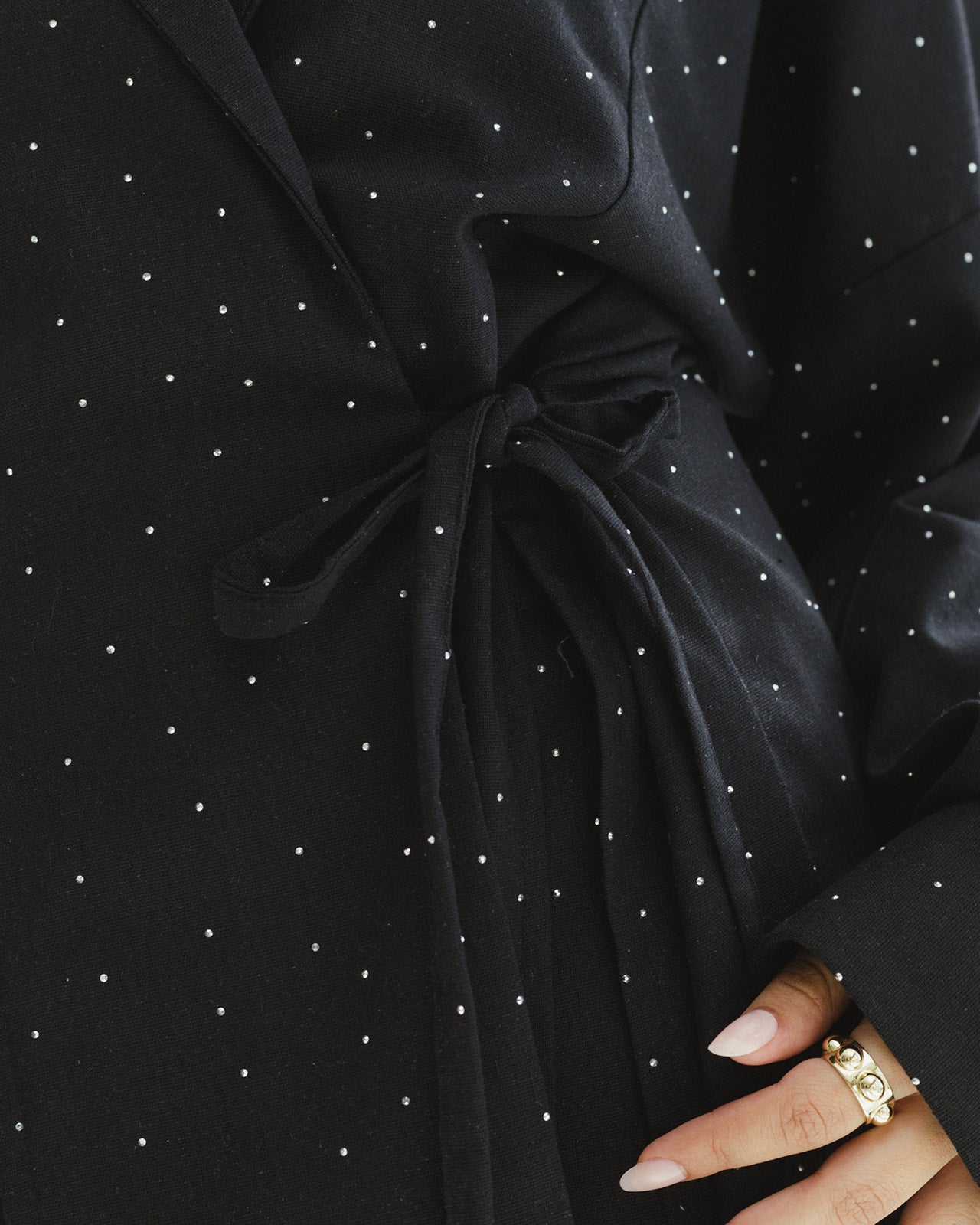 Bling Wrapped Linen Set In Black