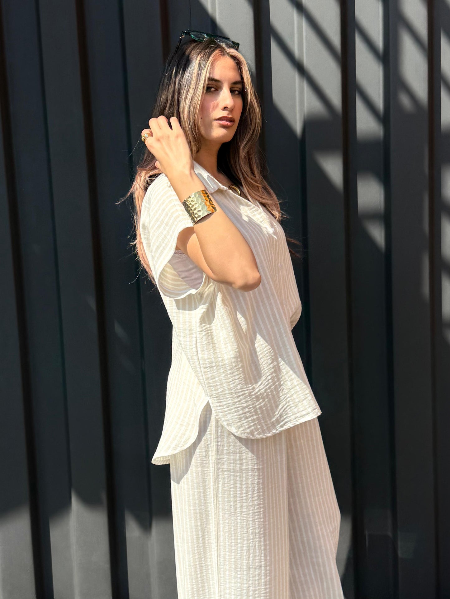 half-sleeves set in beige