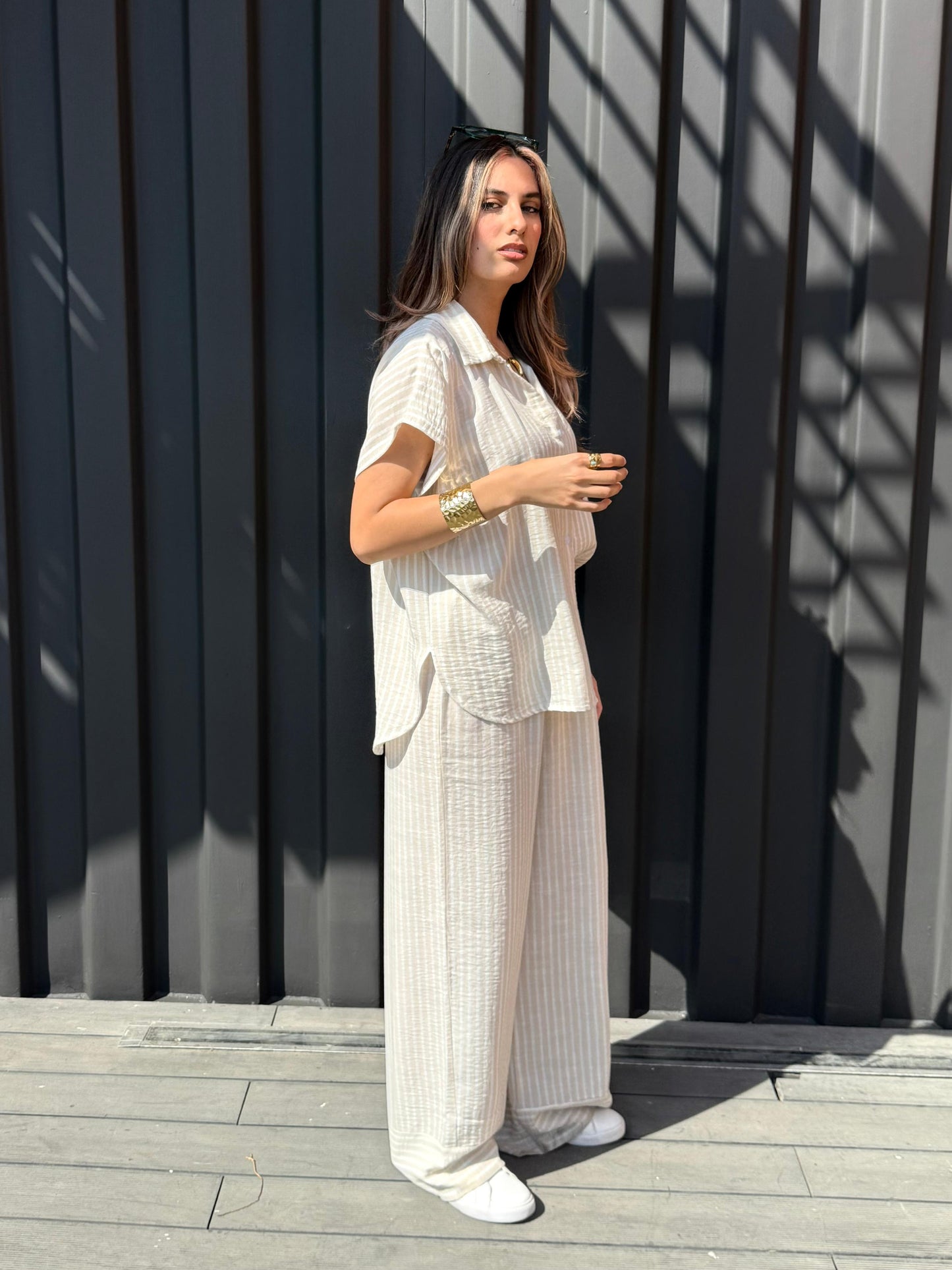 half-sleeves set in beige